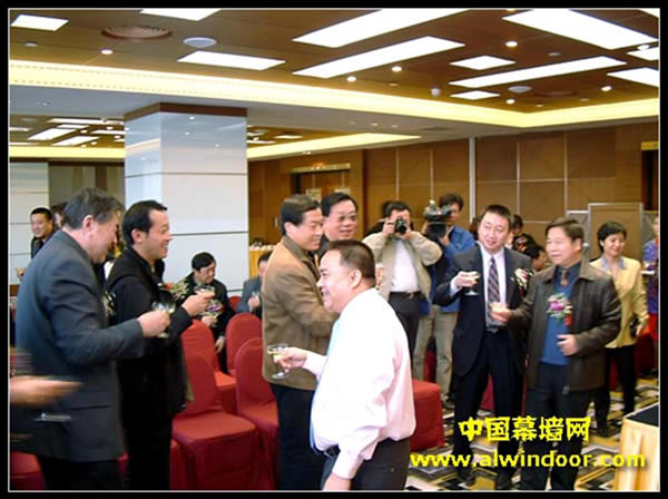 中央电视台&中山盛兴幕墙签约中央电视台新台